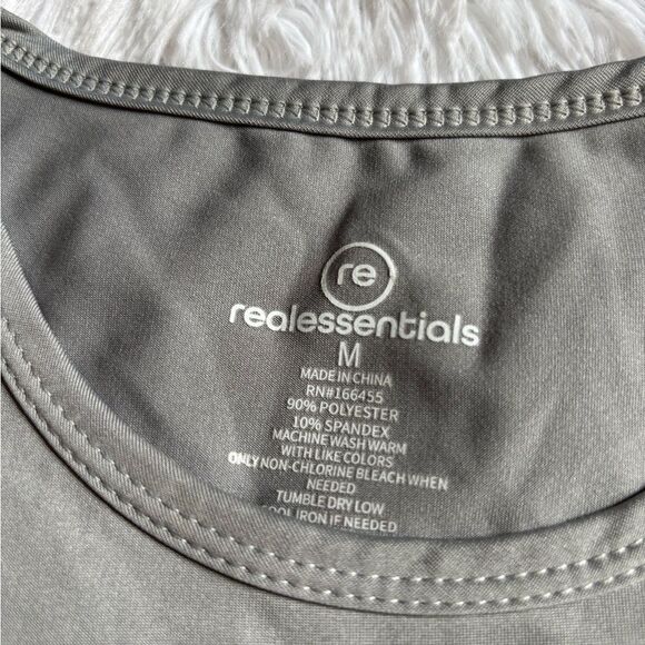 Real Essentials Tank Tops 3 Total Womens Size Medium - Picture 8 of 10